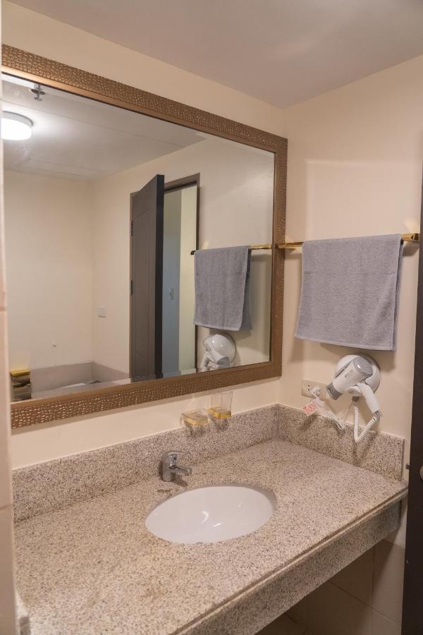 2 Bedroom At Bristle Ridge Baguio City Esterno foto